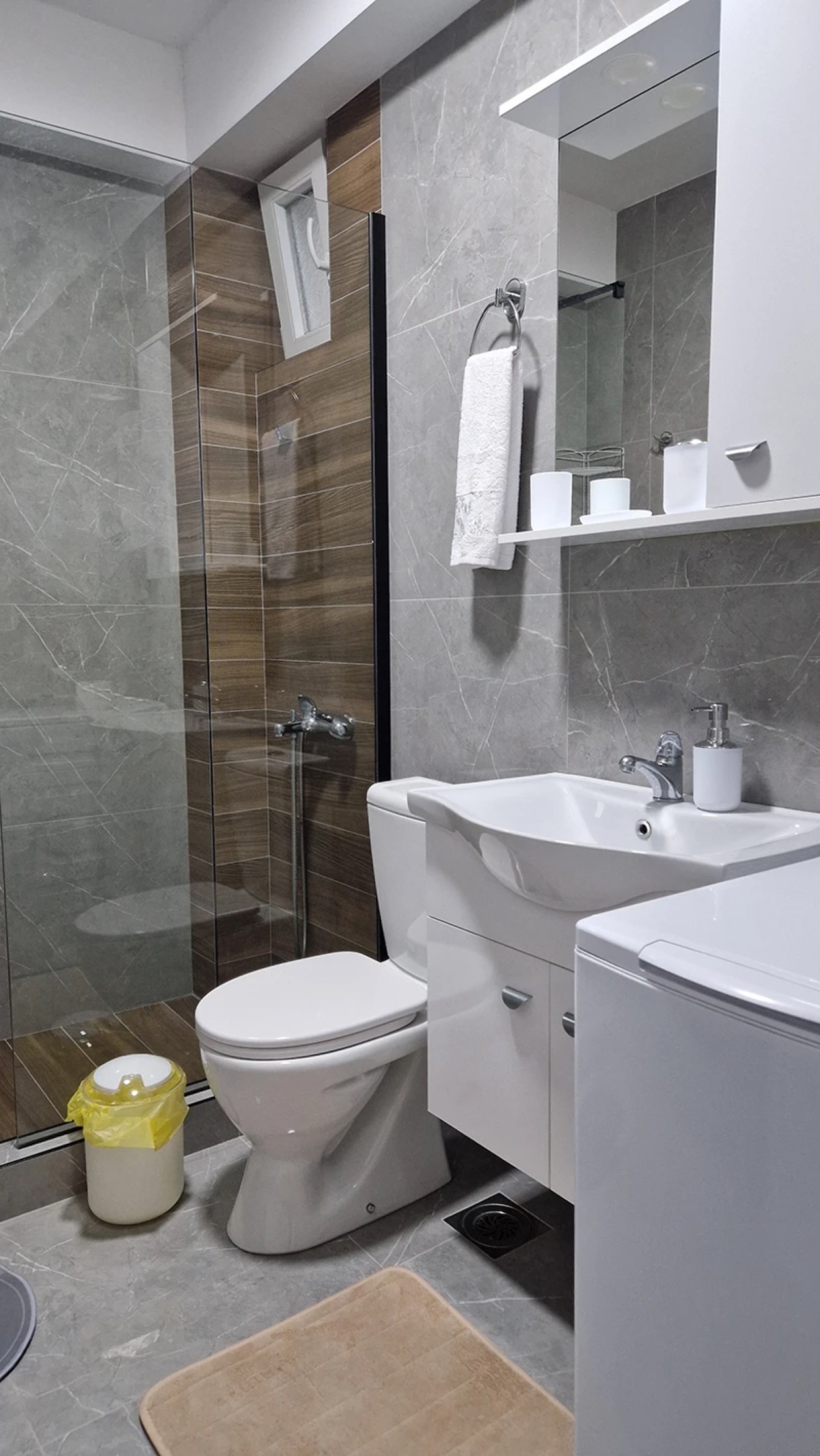 Emi Center Apartments - апартмани и rent-a-car во Гевгелија - фотографија 6