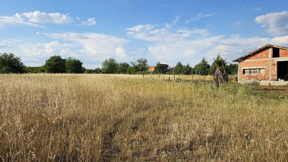 Строителен парцел 1004 m² по направлението Гевгелия–Мързенци