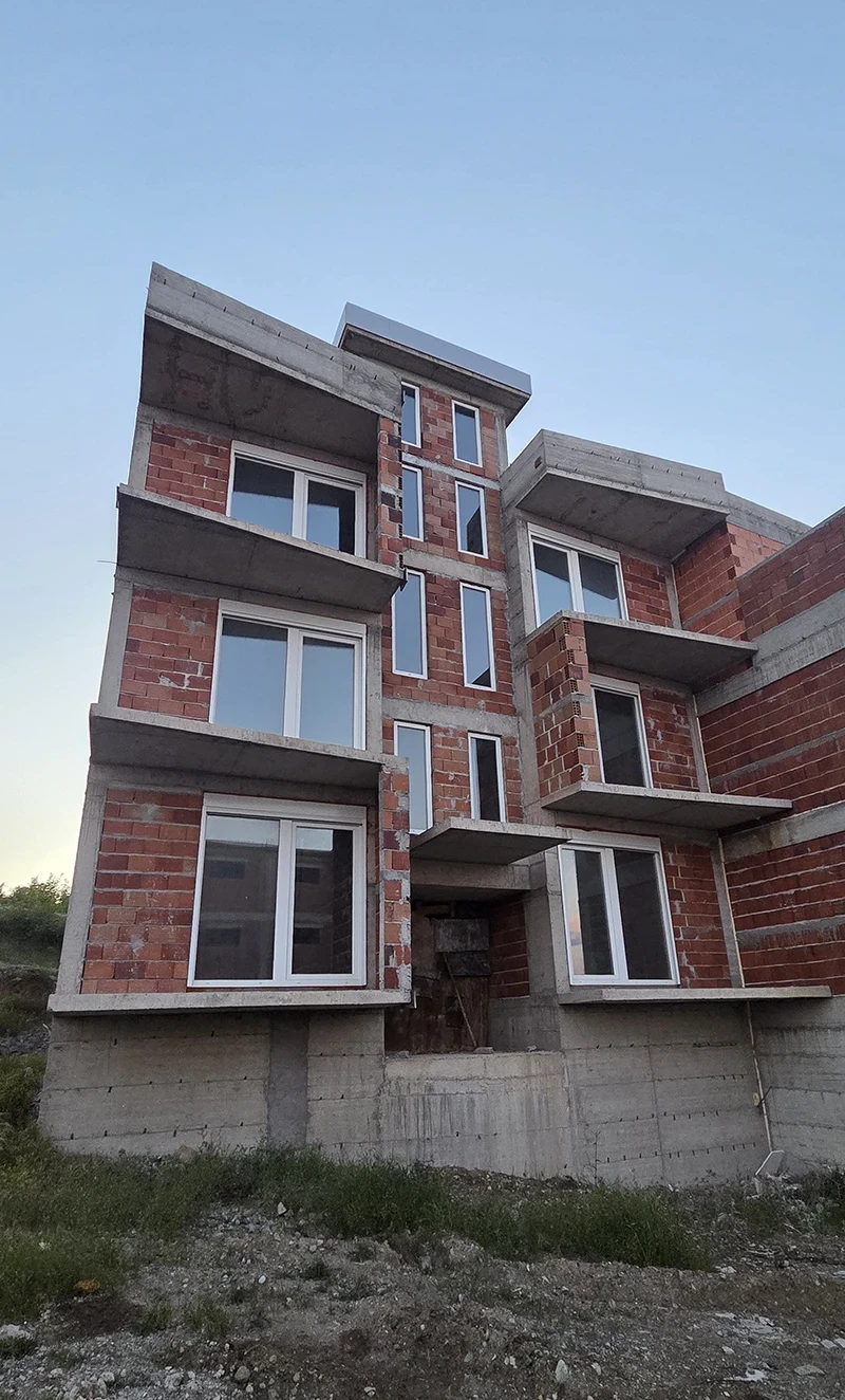 Kuća 400 m² u Gevgeliji sa apartmanskim potencijalom
