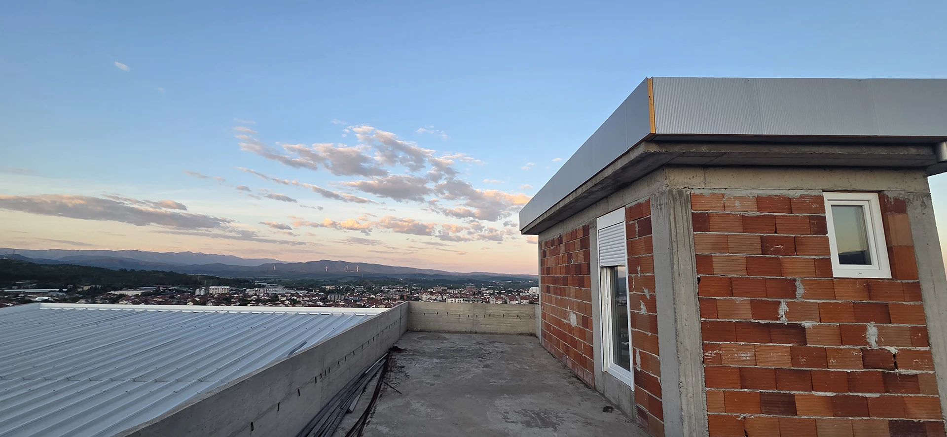 Kuća 400 m² u Gevgeliji sa apartmanskim potencijalom