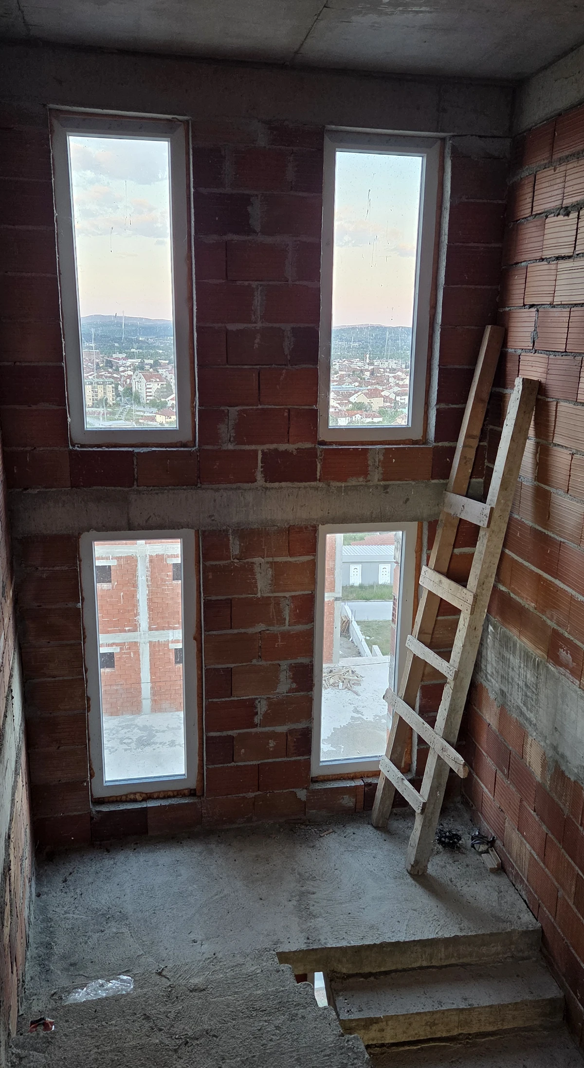Kuća 400 m² u Gevgeliji sa apartmanskim potencijalom