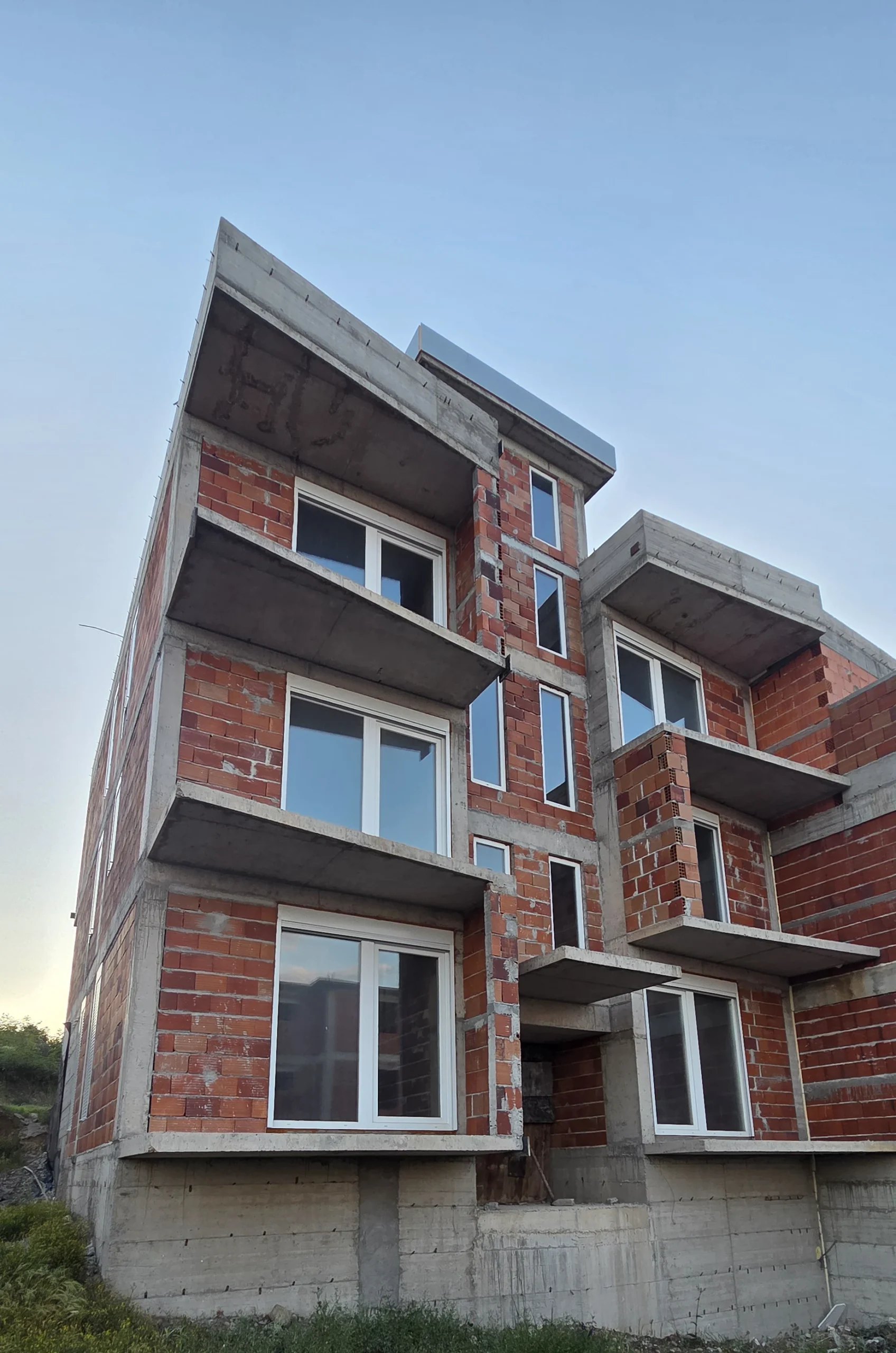 Kuća 400 m² u Gevgeliji sa apartmanskim potencijalom