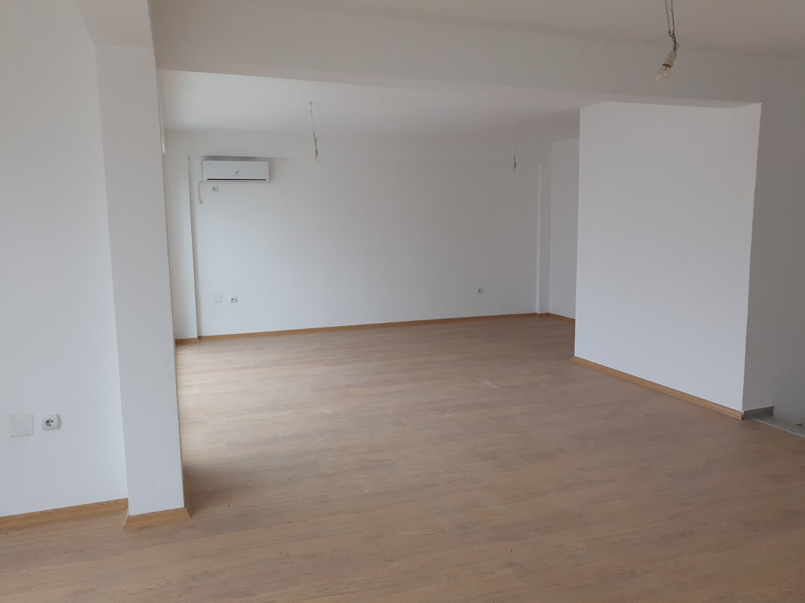 Деловен простор на три нивоа во центарот на Гевгелија